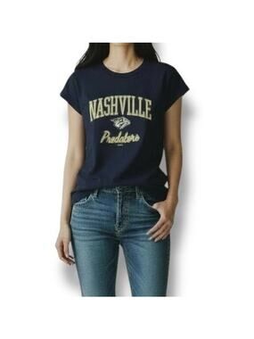 NHL Hockey Nashville Predators Women's V neck T-Shirt NWT size Large